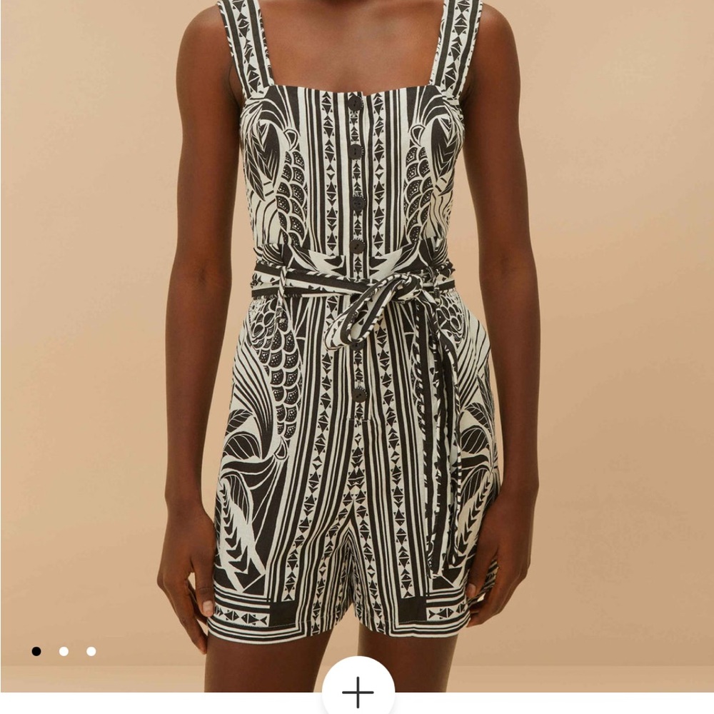 Off-White Monochrome Elegance Scarf Lenzing™ Ecovero™ Euroflax™ Romper